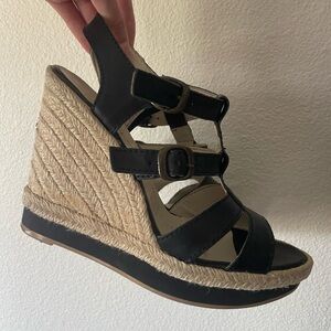 BLACK & TAN WEDGES/SANDALS !